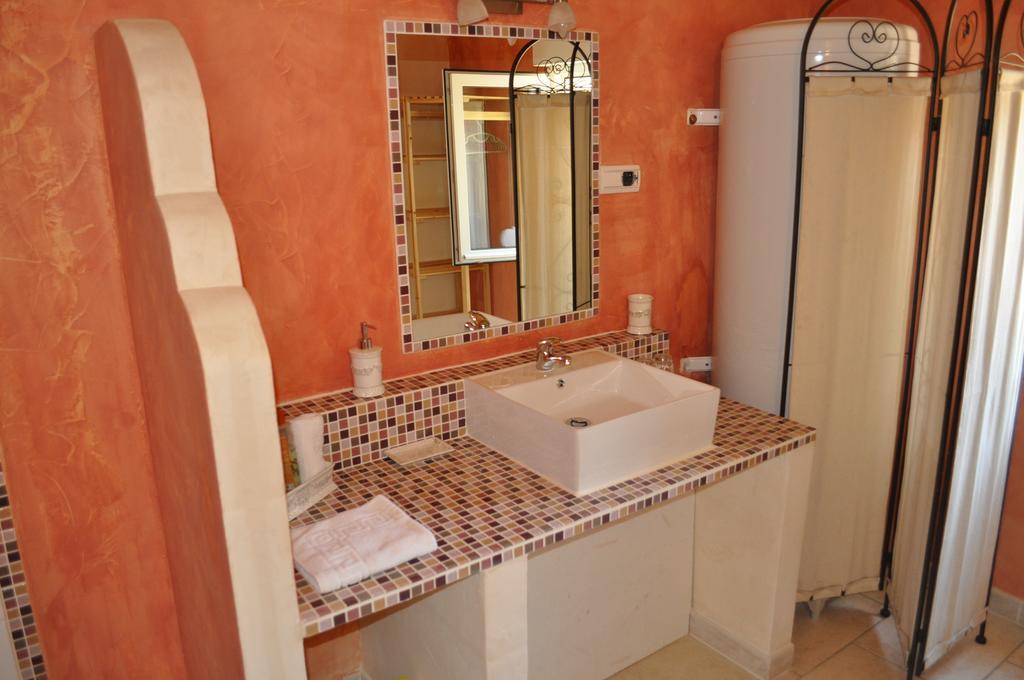 La Ribeyrette Bed and Breakfast Chamborigaud Δωμάτιο φωτογραφία